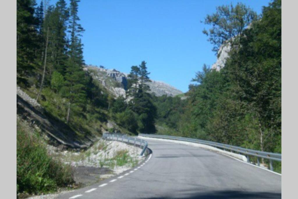 San Roque de Ríomiera La Pasiega מראה חיצוני תמונה