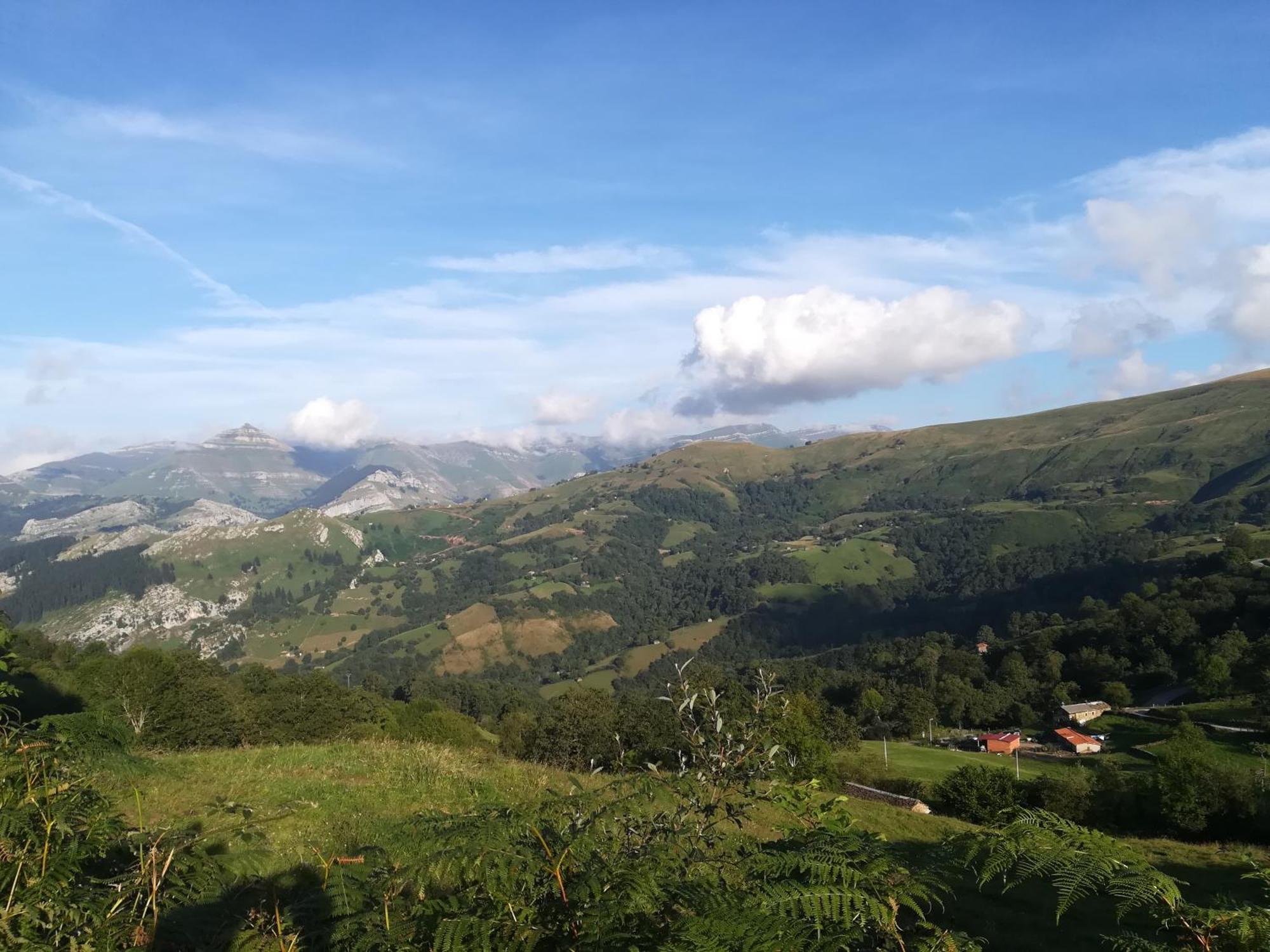 San Roque de Ríomiera La Pasiega מראה חיצוני תמונה